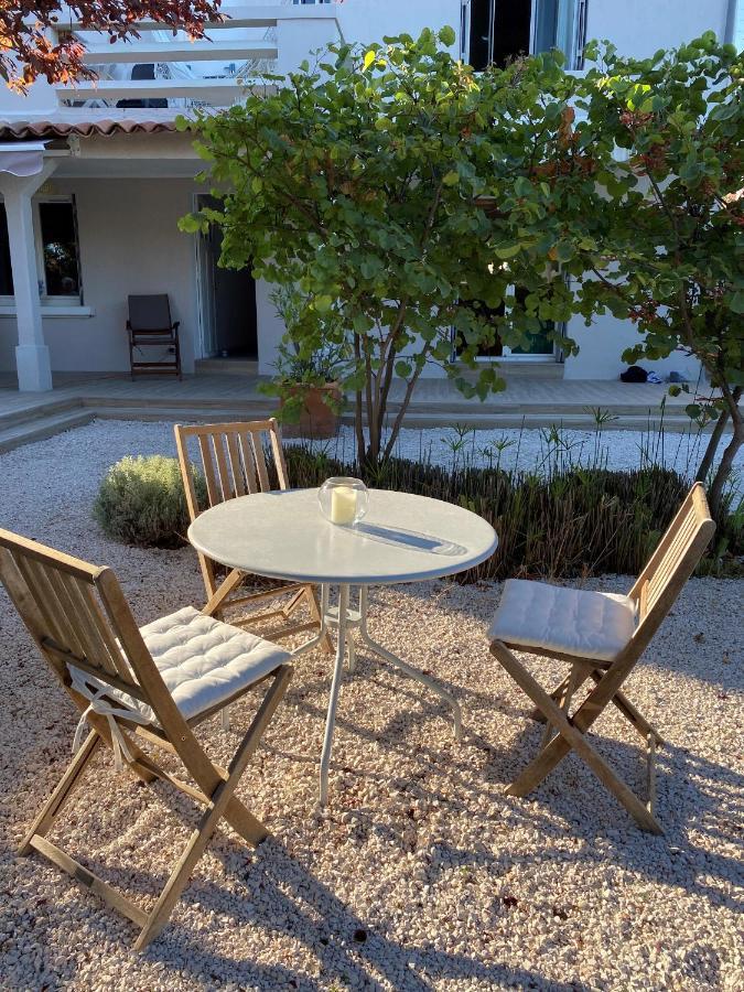 Appartement Rez De Villa Proche Port Et Plages De Sanary Eksteriør bilde